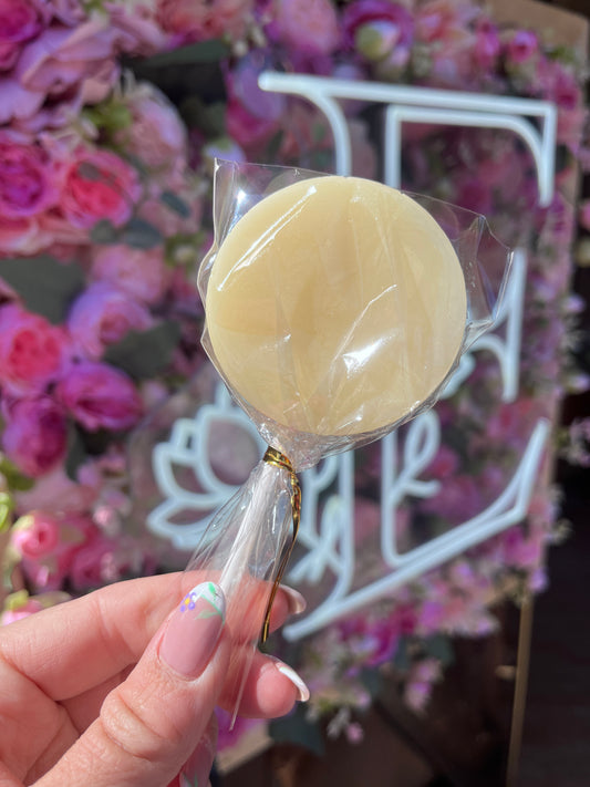 Lemon Cake Lollipop